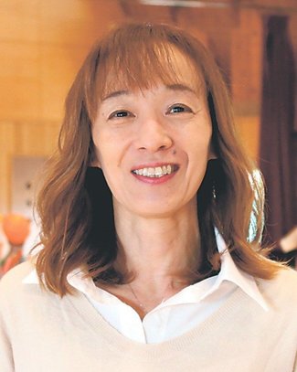 カラフル<br />おやこ劇場フェアリーキッズ運営委員長・寺田綾子さん