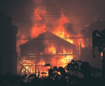 大分 ２０棟以上燃える　１人連絡取れず、１７０人超避難