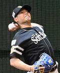 ソフトバンク浜口が半袖姿で熱投