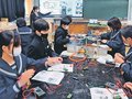 青色ＬＥＤの仕組み学ぶ　氷見・十三中生が実験、名城大遠隔授業