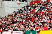 今年初勝利に喜ぶ富山ブースター