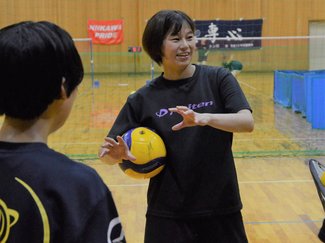 Ｖ１アクアから教育の現場へ<br />小杉凛華「バレーを楽しんで」