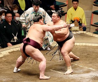 朝乃山２連勝　大相撲初場所２日目