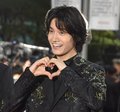 【東京国際映画祭】佐野晶哉、誰よりも早くハートマークを披露