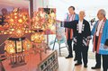 ミニ行燈２基、市役所に　６月１３、１４日となみ夜高まつり向け渡辺さん制作