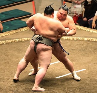 朝乃山 わずか４秒 難なく連勝　大相撲秋場所４日目