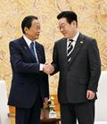 麻生氏、韓国の李大統領と会談