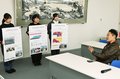 若者に響く求人看板発表　富山大生、氷見の建設会社にデザイン案