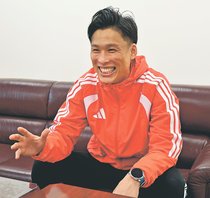 サッカーのプロ審判に　高岡の坂本さん、協会と副審契約