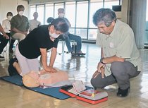 ＜始めよう備えるくらし＞８<br />救急救命講習／応急処置の知識深めて