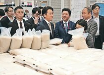 備蓄米の再放出に意欲　農相「需要あれば全部出す」