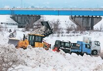 県内大雪、重軽傷２２人に　除雪中に転落・転倒