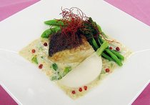 サワラのソテークリームソース春野菜とともに