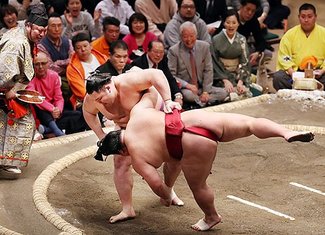 朝乃山、大栄翔を破り６勝目　初場所９日目