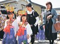 稚児行列、華やか　滑川・専長寺、本堂修繕祝い法要
