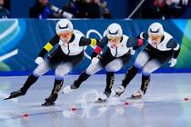 女子団体追い抜き、浮かない表情