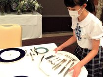ホテルや旅館で職業体験!テーブルマナー学び、すし作り【夏休み体験記⑫】