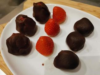 ⑮レンジで簡単！いちご大福を作ってみた【やちやちが行く!!】