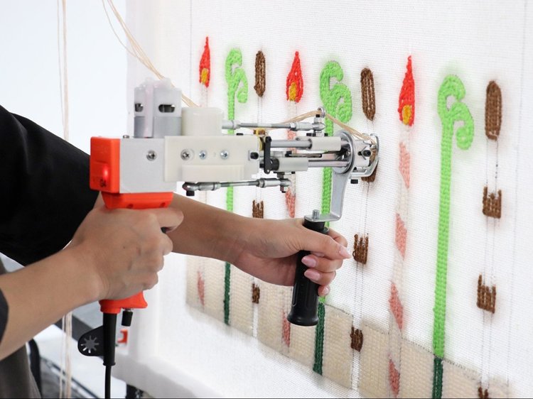 新品未使用 U字工事と園芸 限定タフティング ラグ グラキ 塊根 コーデックス 注目の店】「タフティング」で自分だけのラグを「NIJIWO TUKURU