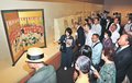 動物との絆実感　県内外からファン続々、「どうぶつ百景」展開幕