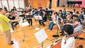 迫力の音色、楽しんで　久目地区「交響する氷見」管弦楽団