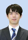藤井名人、防衛に王手