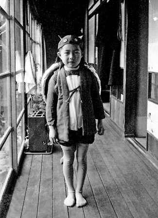 ＜人生のあとさき＞剣幸さん（２）元宝塚歌劇団トップスター<br />子ども時代／タヌキの芝居が原体験