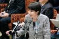 首相、カタログギフト配布は慎む