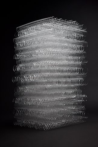 幾重にも積み重なる光<br />廣瀬絵美《Accumulation》<br />【富山市ガラス美術館・art report （29）】