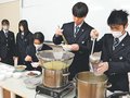 猪骨ラーメン、味は上々　氷見高生、レシピ完成で報告会