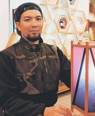 カラフル<br />ヤマヒデホーム大工・西田圭祐さん