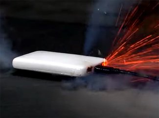 モバイルバッテリーの事故、各地で相次ぐ　注意点まとめ