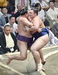 朝乃山１勝１敗　新入幕初日快勝、２日目敗れる　大相撲秋場所
