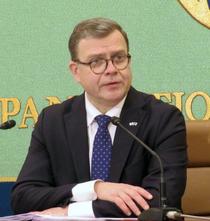 フィンランド首相が謝罪