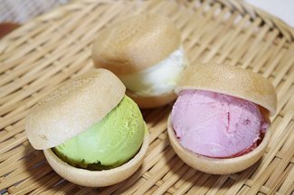 １００円で買える幸せ　八尾のもなかアイス