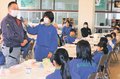 地場産食材ありがとう　入善・黒東小で生産者と児童が給食会