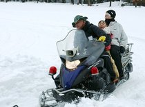 児童ら雪遊び満喫　となみ夢の平スノーフェス
