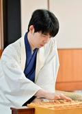将棋、藤井七冠が王座戦白星発進