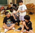 海藻の模様「きれい」　射水・下村小児童が万華鏡作り楽しむ