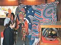 獅子舞 魅力伝える　砺波郷土資料館、道具や衣装展示