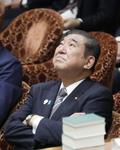 無党派層、減税・廃止７１％