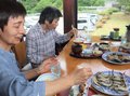旬のアユ 香りよく　県内釣り漁解禁、砺波・庄川の料理店にぎわう