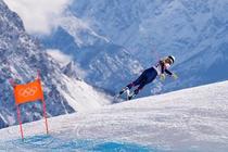 強行出場のボン、転倒し救急搬送