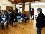完成式であいさつする義浦自治会長＝泉の杜自治会公民館