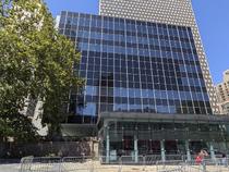 米１０％関税差し止めへ提訴