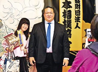 平成優勝の親方 日替わり撮影　春場所限定チケット特典　番記者通信