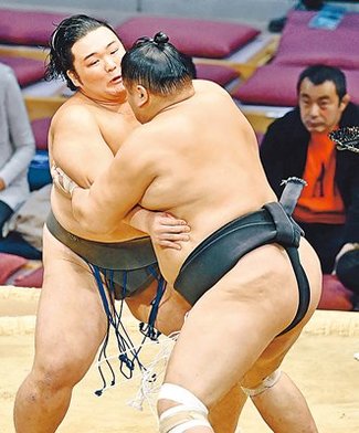 石橋、一気の攻め３連勝　大相撲九州場所5日目