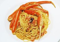 ベニズワイガニのトマトクリームパスタ