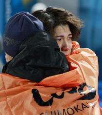 「ちっちゃい頃から教えてくれた」ずっと言えなかった父への感謝　ジャンプ銀・銅メダルの二階堂蓮、泣きながら抱き合った父は「全部伝わってきた」