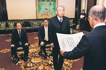 中田・上田・橘氏に当選証書　衆院選県内小選挙区